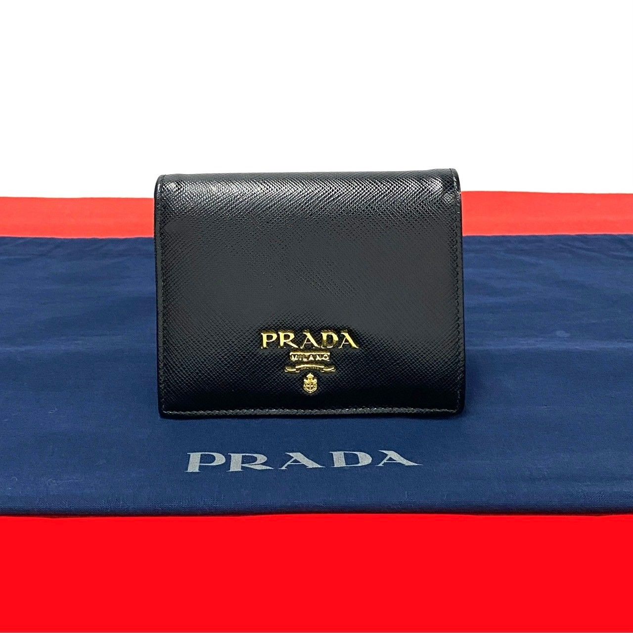 極美✨プラダ ケース ミニ財布 サフィアーノレザー ロゴ金具 ブラック 極 美品 希少品 PRADA プラダ ロゴ 金具 サフィアーノ レザー 本革 二