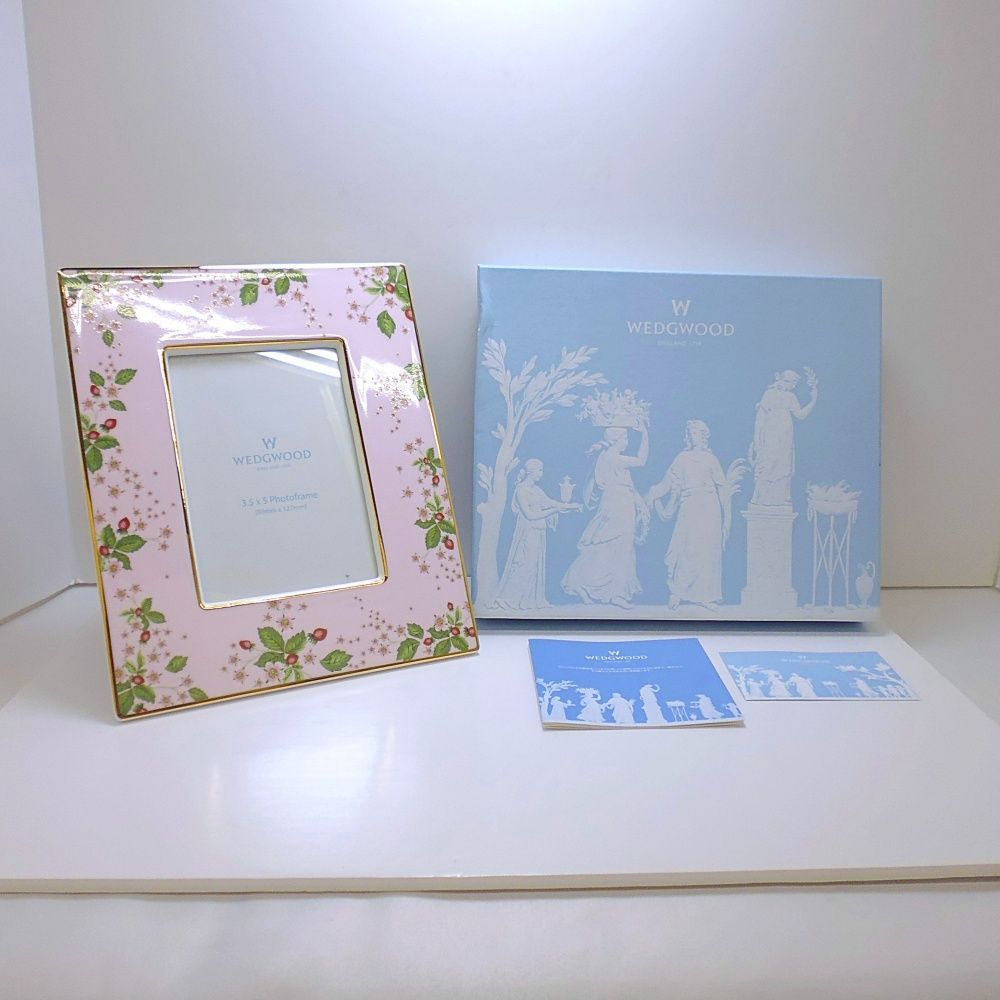 WEDGWOOD ウェッジウッド 写真立て ワイルドストロベリー
