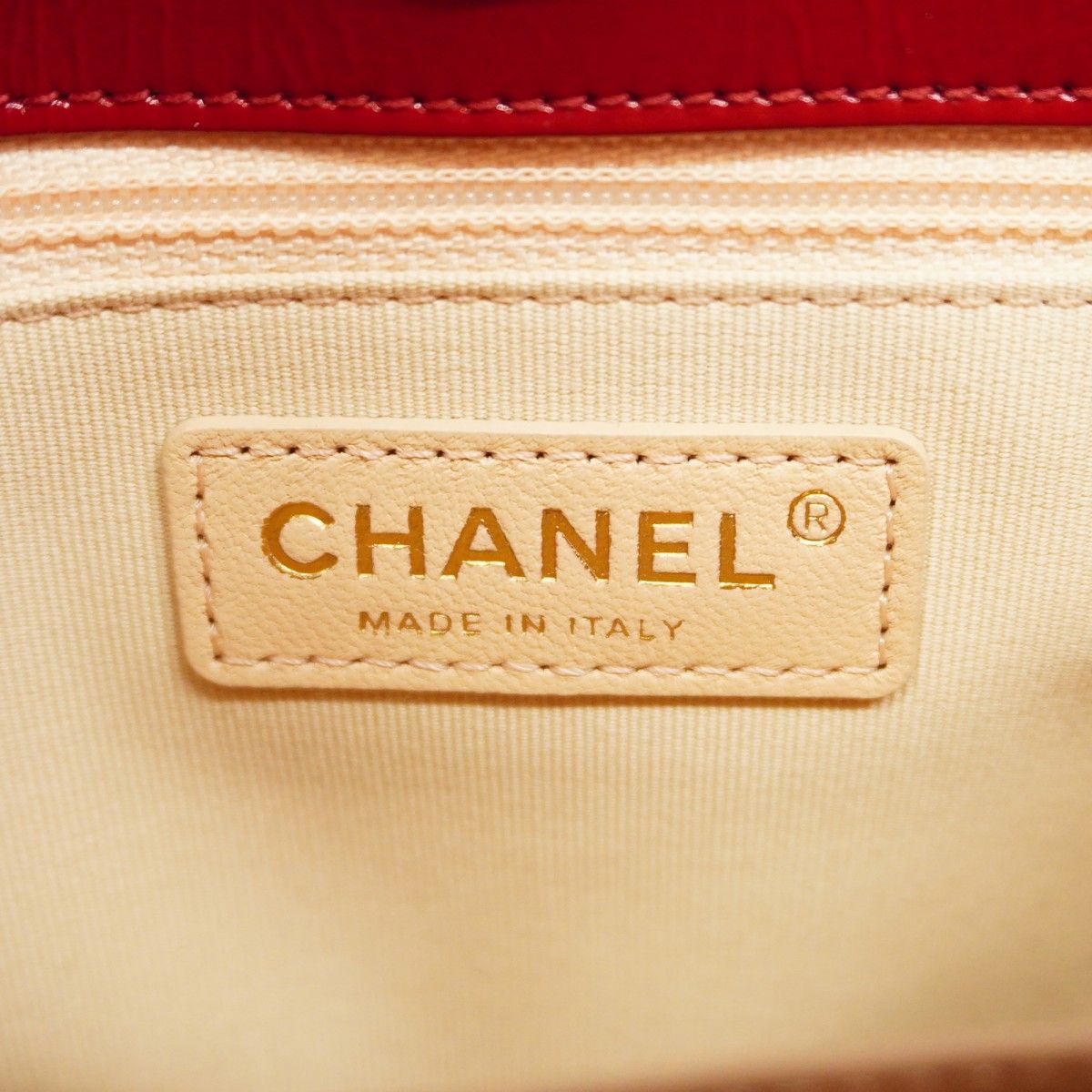 5ce5273】シャネル ショルダーバッグ マトラッセ パテントレザー  