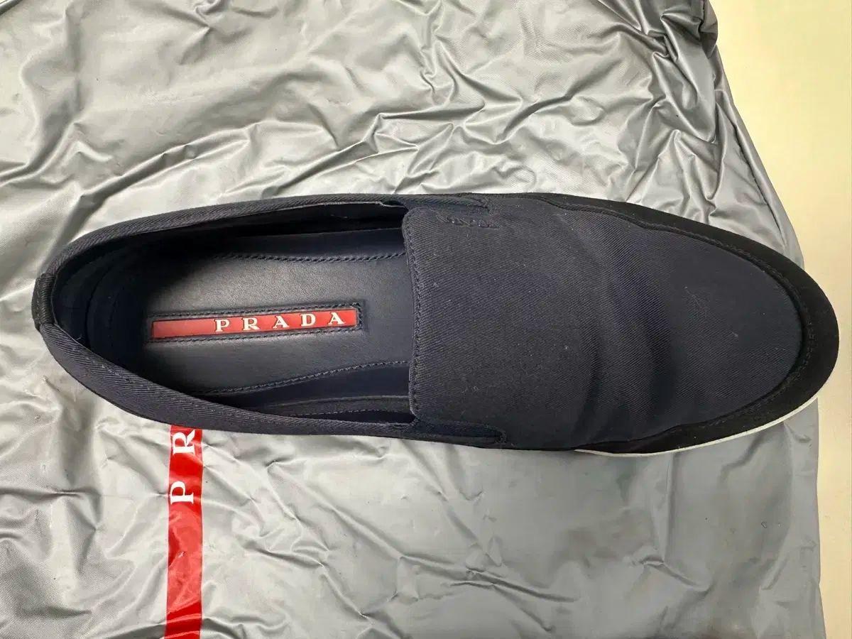 PRADA プラダ