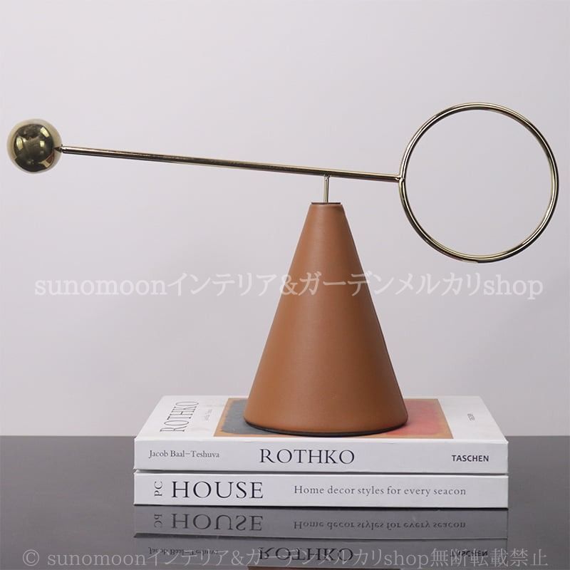 三角錐 オブジェ アート ピース 置物 オーナメント おしゃれ かわいい インテリア ディスプレイ 装飾品 オレンジ グリーン 青