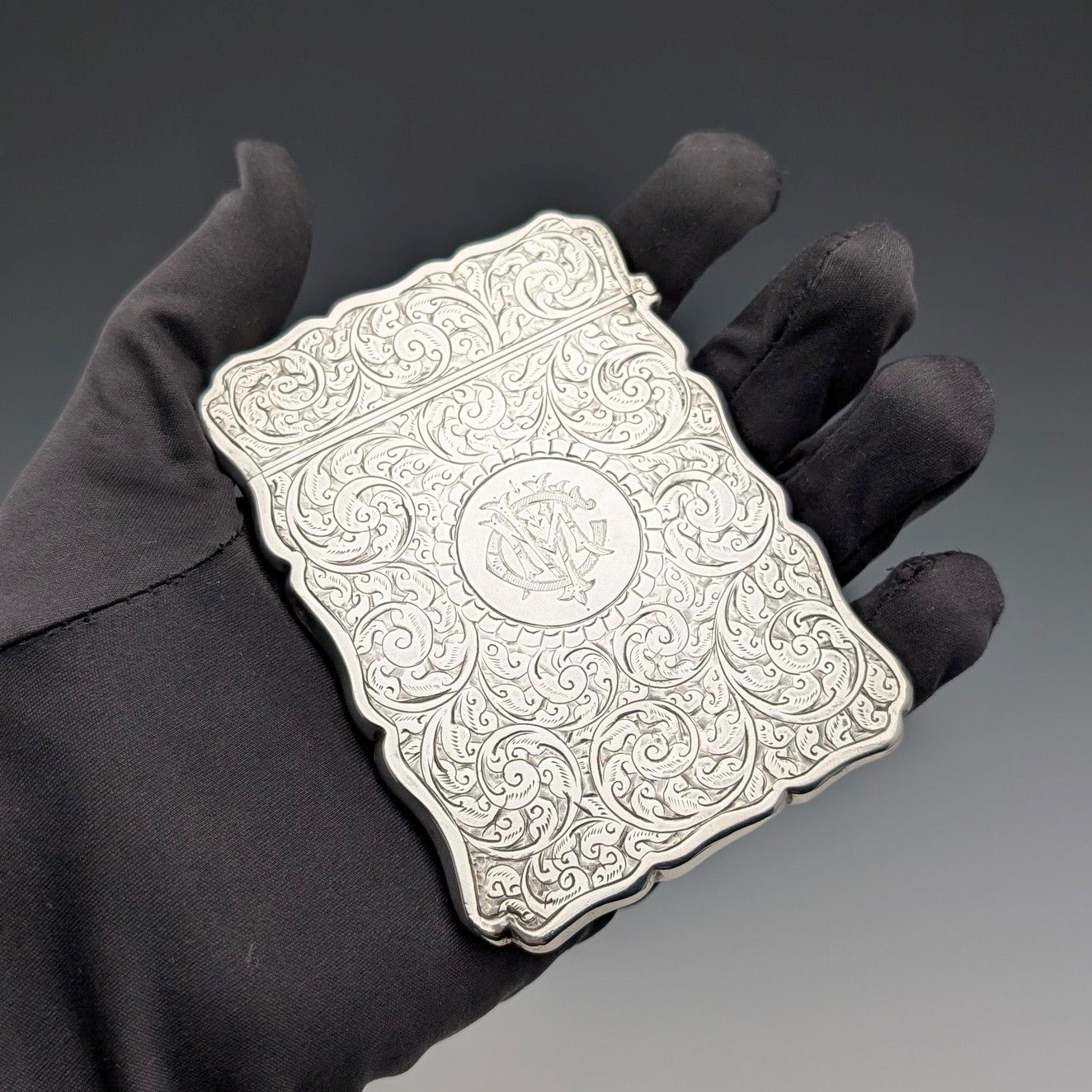 1900年 英国アンティーク スクロール彫刻 純銀製カードケース