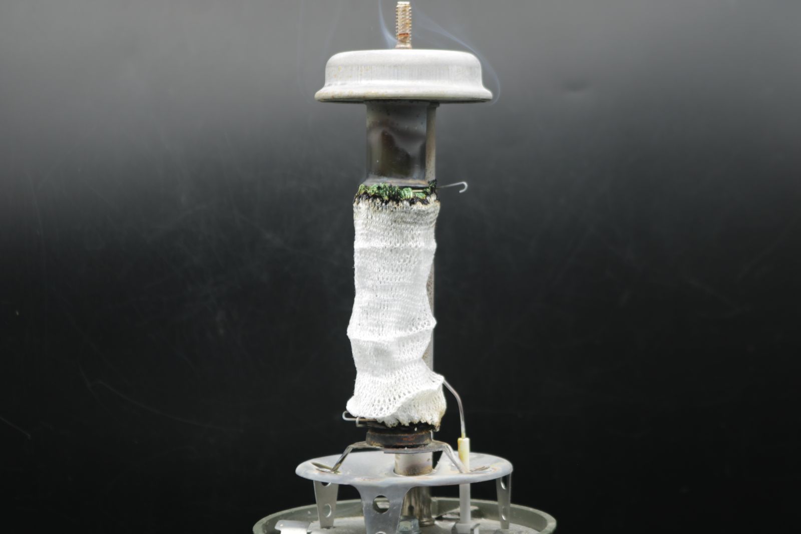 美品 コールマン ノーススターチューブマントルランタン2000 マントル、2枚付 ノーススターチューブマントルランタンの通販｜キャンプ用品の