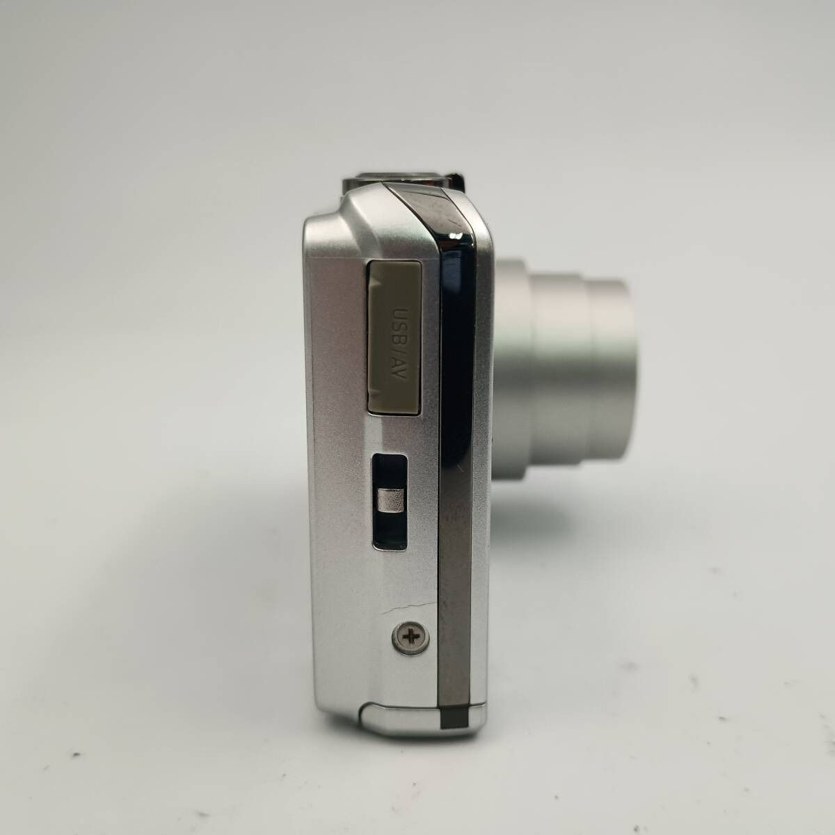 【未使用品】　カシオ　EXILIM EX-Z28 コンパクトデジカメカメラ Casio EXILM EX-Z28 コンパクトデジタルカメラ Silver シルバー