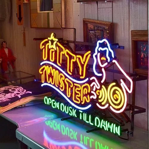 TITTY TWISTER ネオン看板 フロムダスクティルドーン タランティーノ ティッティトゥイスターネオンサイン TITTY TWISTER NEON SIGN