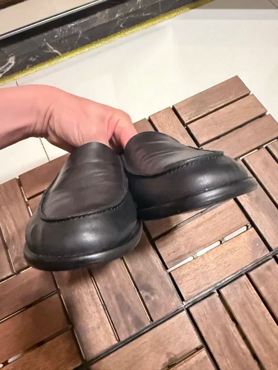 255