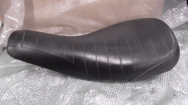 スズキ　バンバン２００純正シート　NH41A スズキ バンバン200 シート 13G 純正 中古 バイク 部品 NH41A