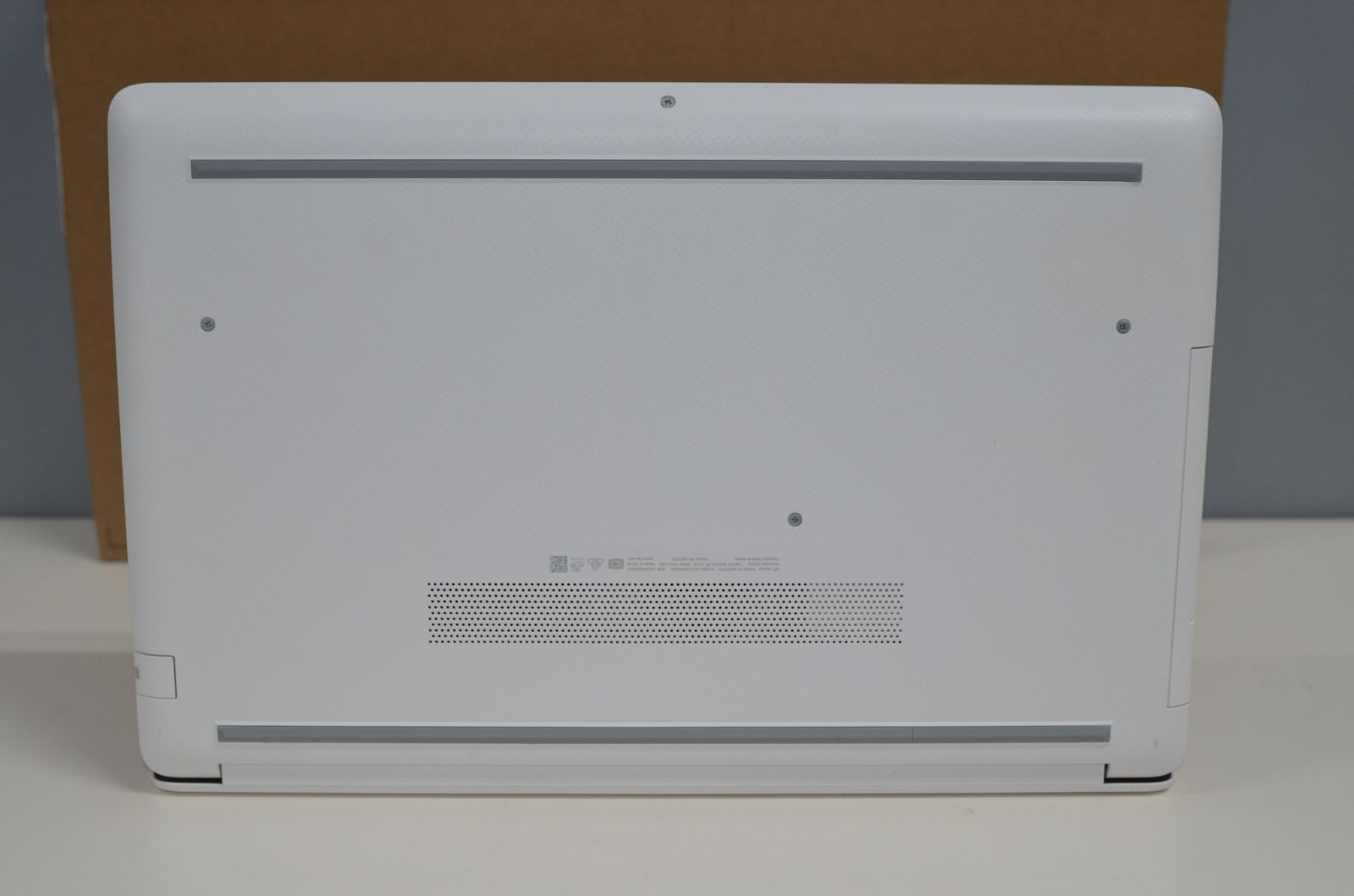 中古良品ノートパソコン HP Laptop 15-da2021TU Windows11+office core 