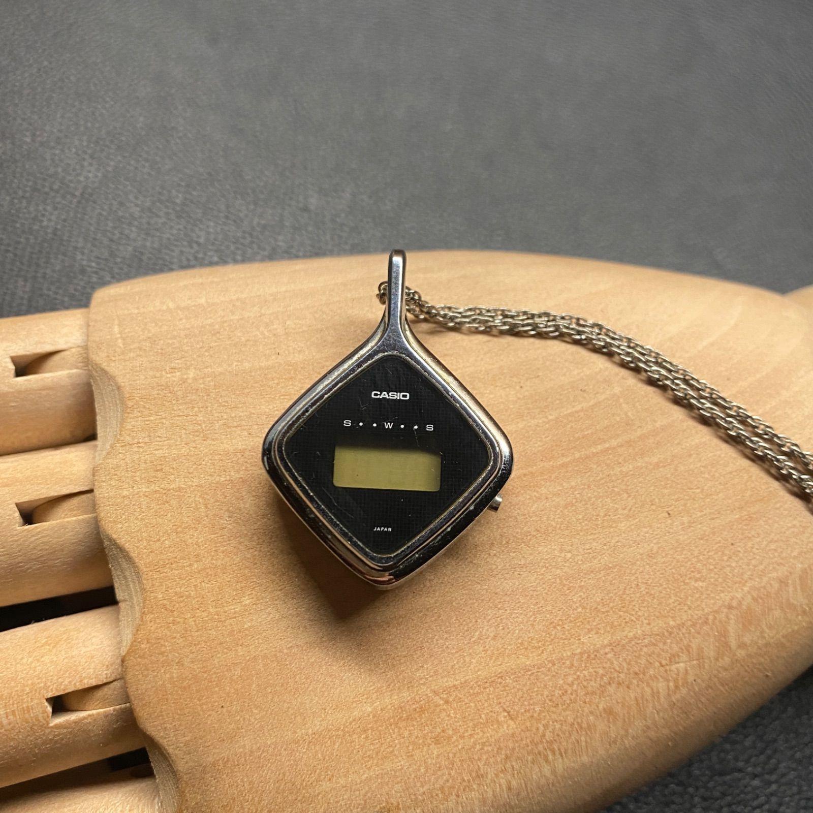 希少 CASIO カシオ LP901 ネックレスウォッチ デジタル レディース