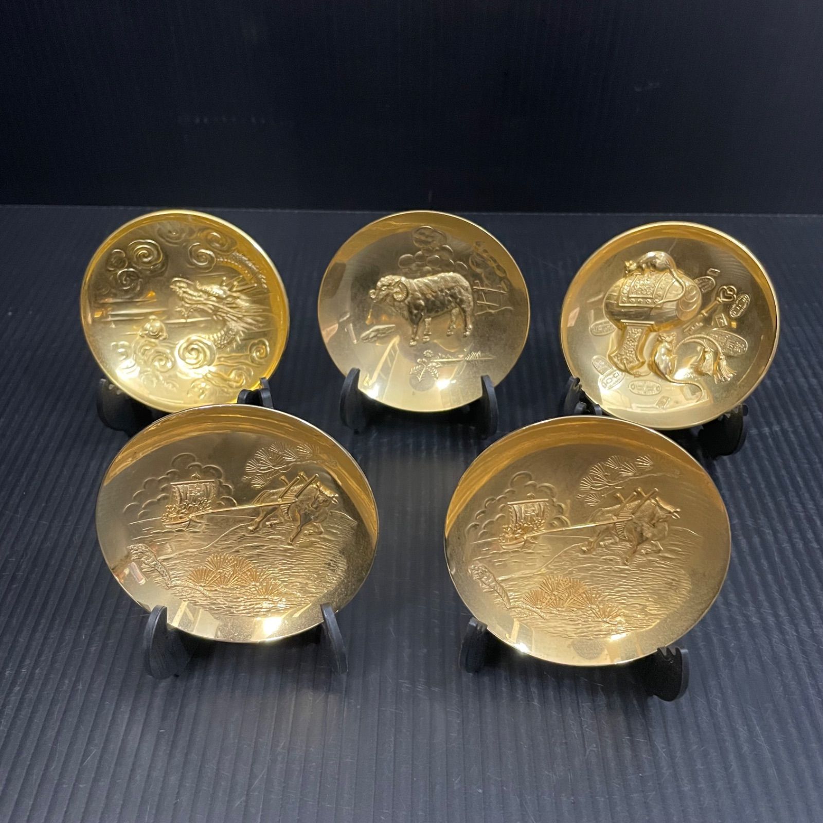 24KGP 金杯 飾り盃 酒器 5枚セット 台座付き - メルカリ