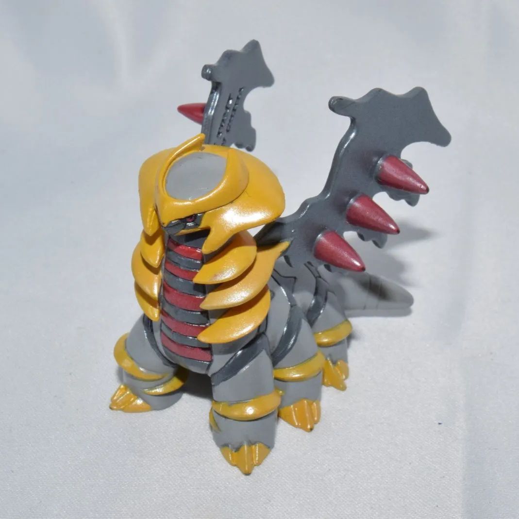ギラティナ メタリックver モンコレ フィギュア ポケモン