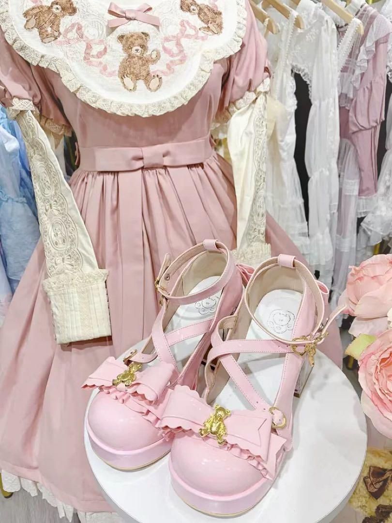 ワゴンセールも実施中。 ♥ ロリータ可愛いクマちゃんヒール お出かけや女子会に最適 長持ち