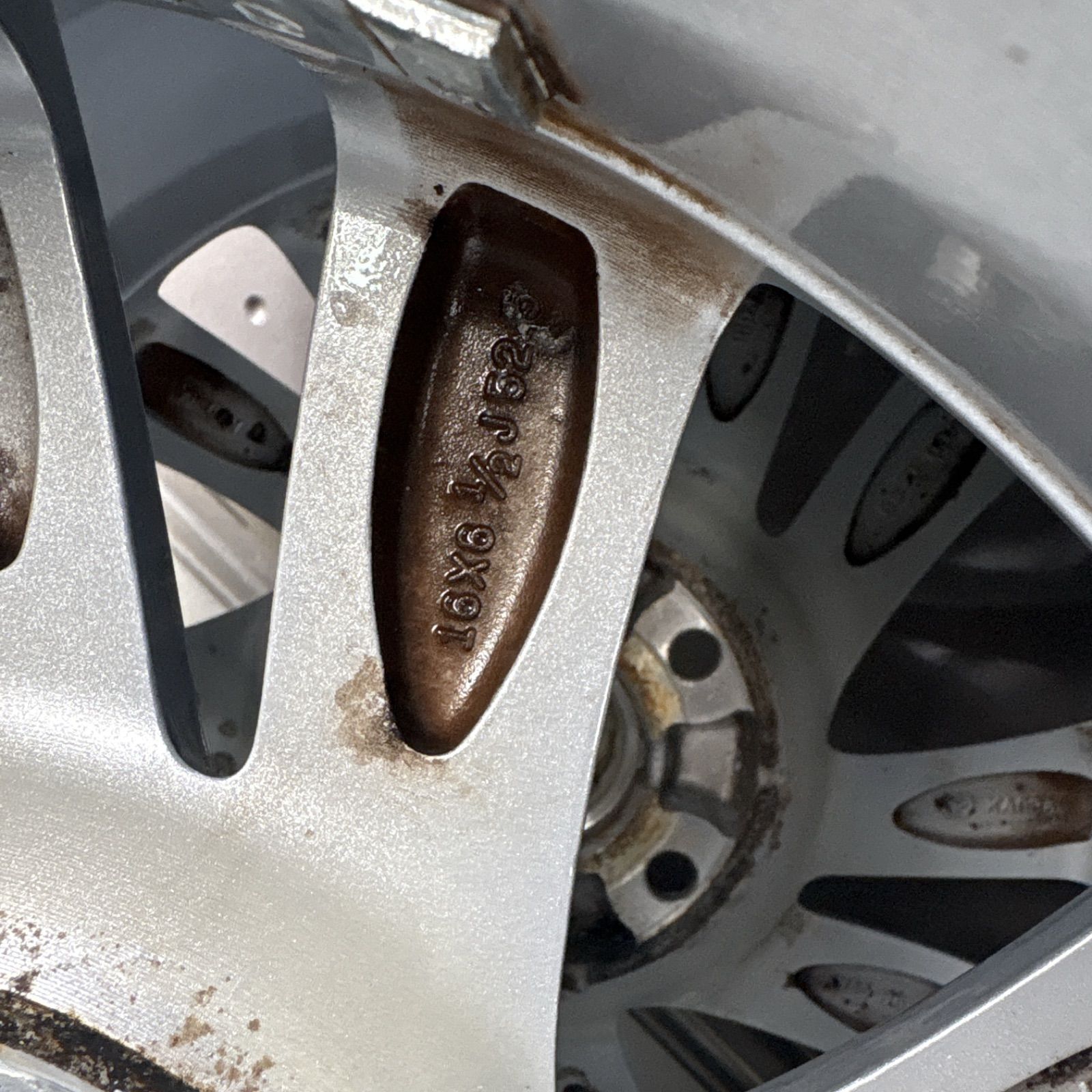 プレマシー 純正ホイールタイヤセット