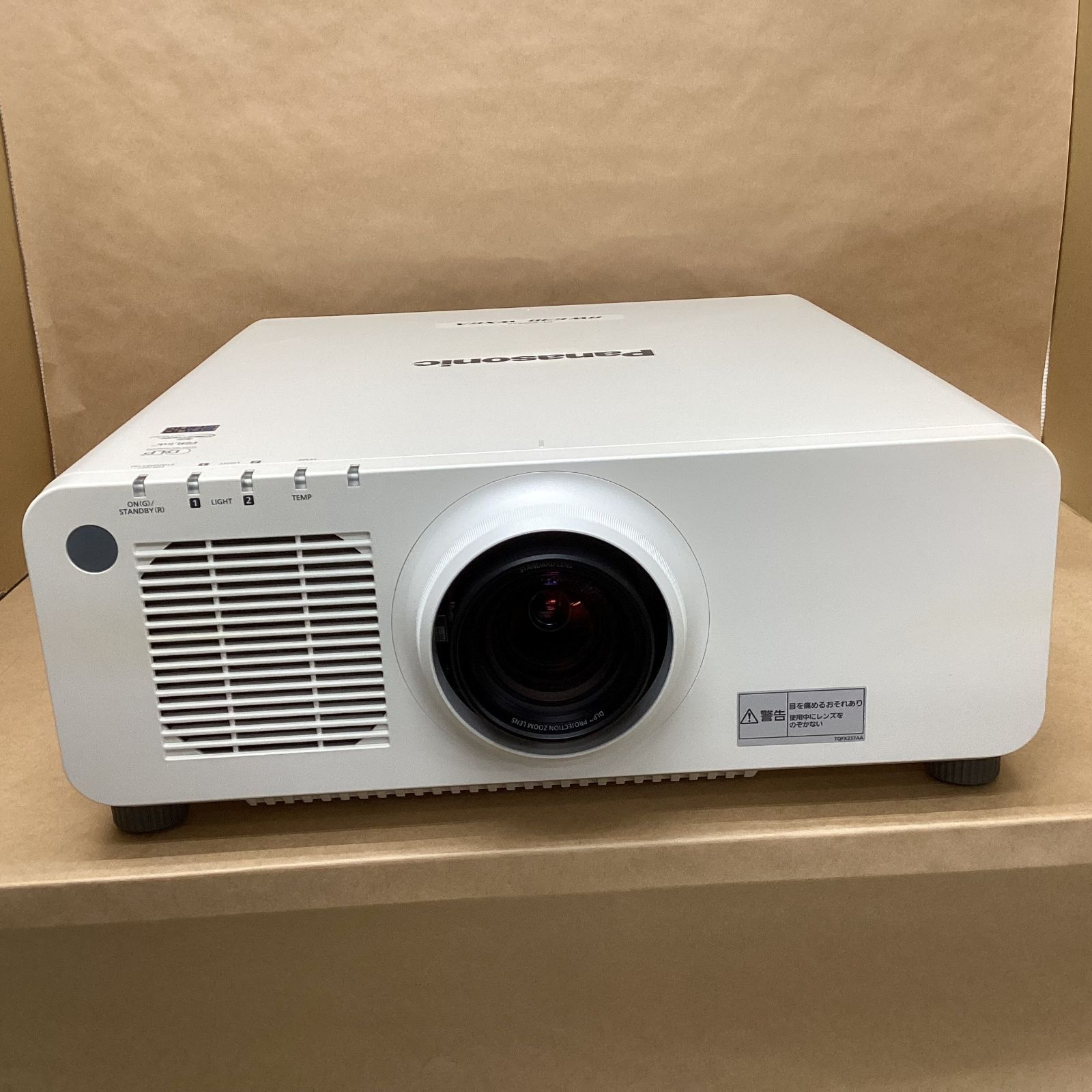 ランプ使用6200時間 Panasonic DLP方式プロジェクター PT