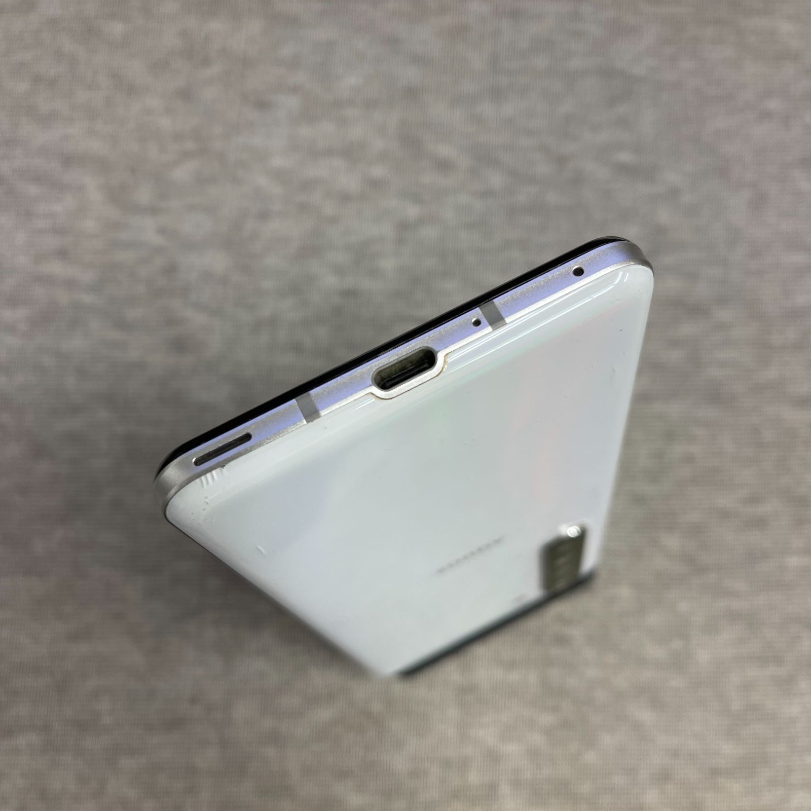 Aquos R5G ホワイトSoftBank SIMフリー 送料無料 - メルカリ