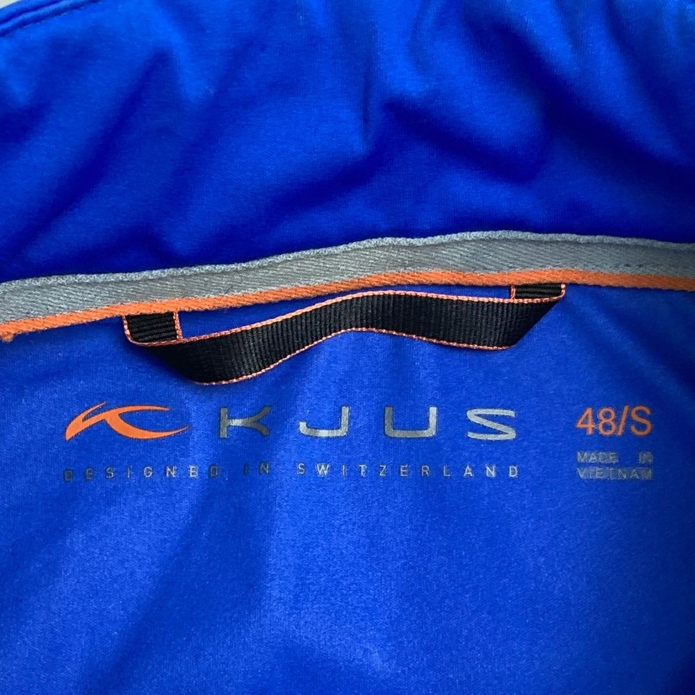 サイズ：M KJUS チュース  ジップジャケット  ブルー系 [240101410343] ゴルフウェア メンズ ストスト サイズ：M KJUS チュース ジップジャケット ブルー系