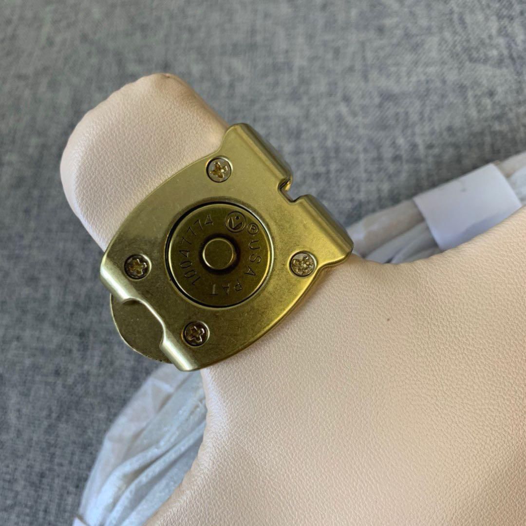 COACH ピロータビーショルダーバッグ