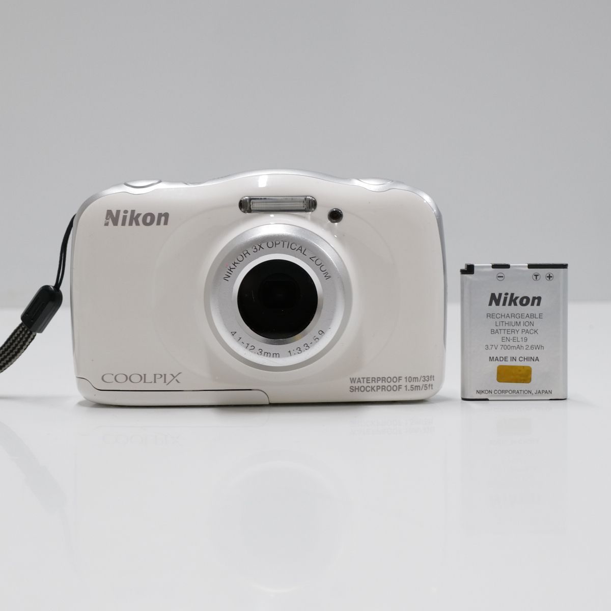 Nikon - Nikon COOLPIX S33 USED美品 防水 耐衝撃 デジタルカメラ 本体+バッテリー 完動品 中古 CP5547 Nikon COOLPIX S33 USED美品 防水 耐衝撃 デジタルカメラ 本体+