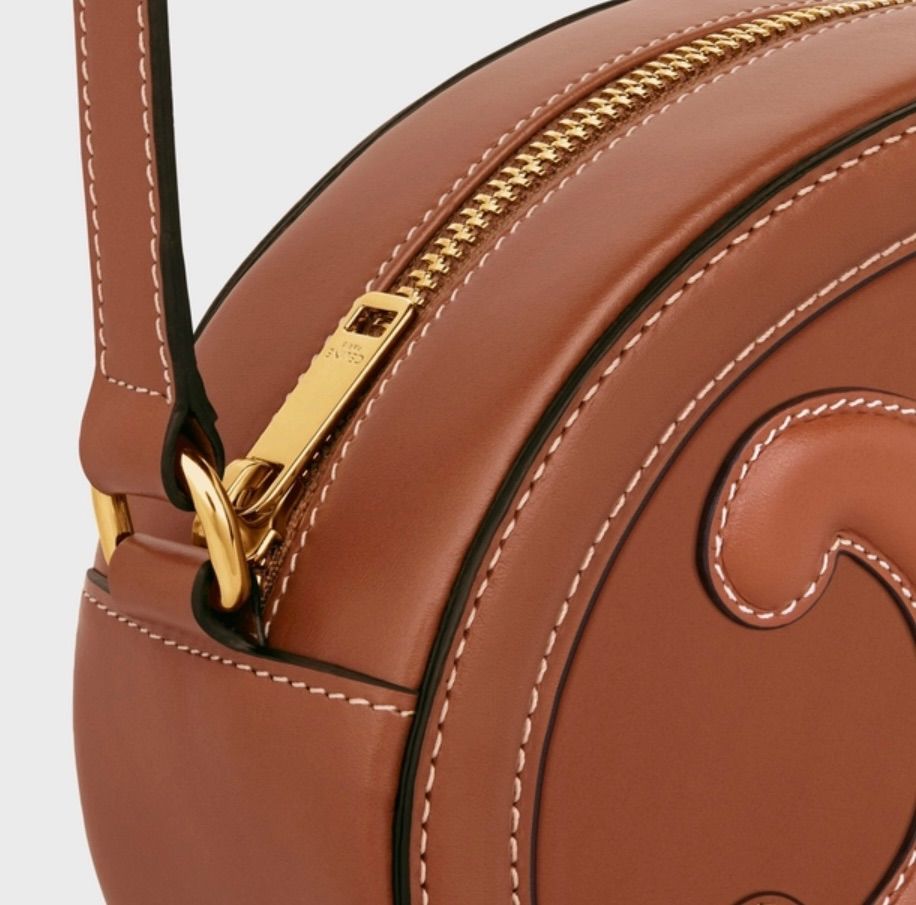 新品 CELINE クロスボディ オーバルパース キュイル トリオンフ