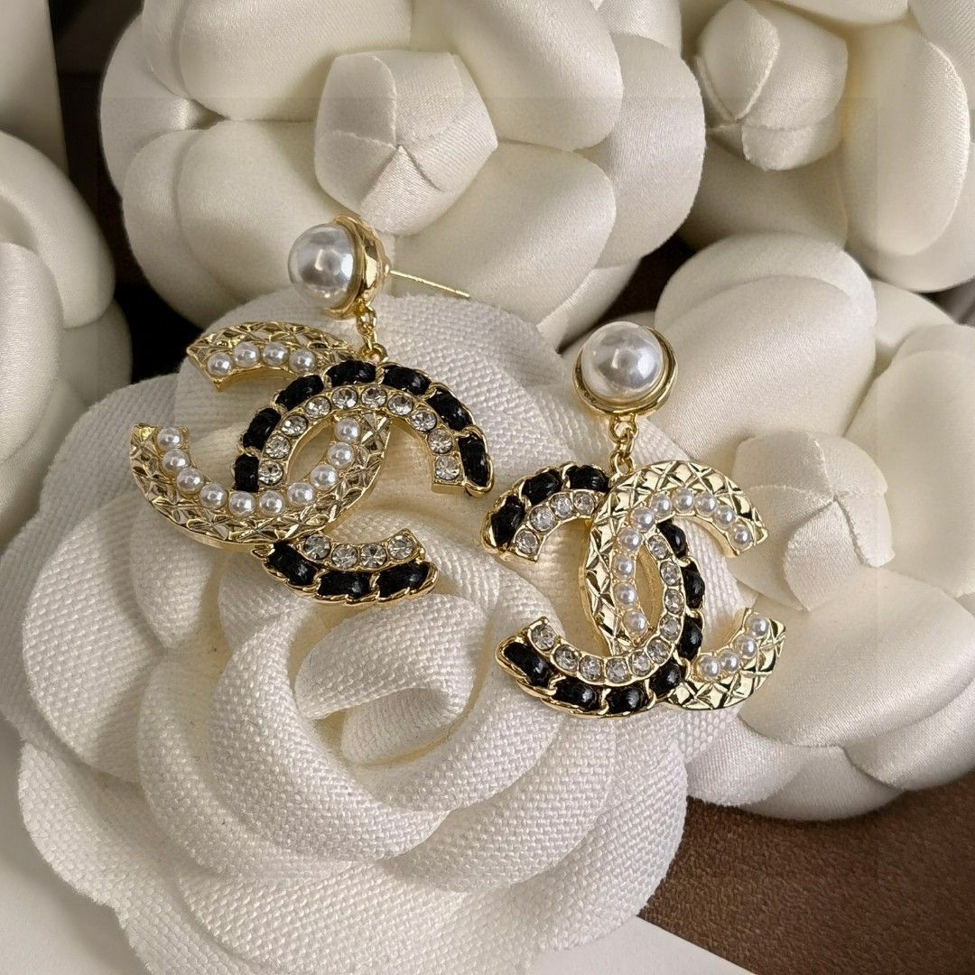 上品さがある♪【CHANEL】パール クリスタル イヤリング CHANEL】シャネル パール クリスタル イヤリング (CHANEL