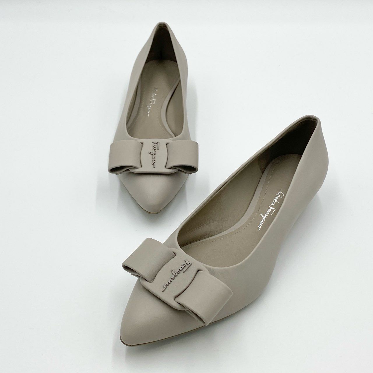 2i3 《極美品》 Salvatore Ferragamo サルヴァトーレフェラガモ