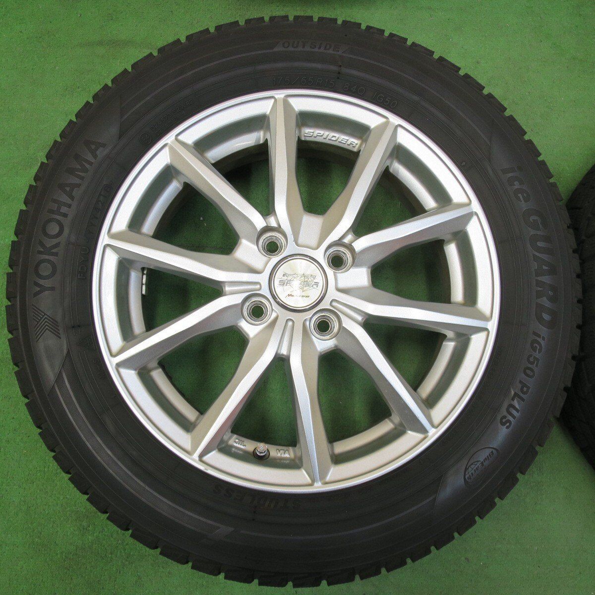 バリ溝 YOKOHAMA IG50 PLUS 165/65R15 2015年製 スタッドレスタイヤ 4本セット 売り切り！ 195⁄65R15 ヨコハマ冬タイヤ iG50PLUS バリ溝 2018年製造 4本 2018年製