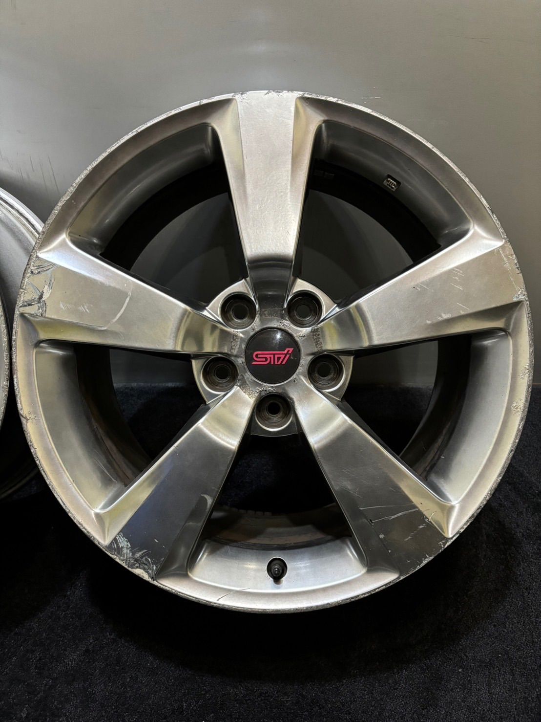スバル　インプレッサ　純正ホイール 18インチ 18インチ スバル純正ホイール 4本 中古 18X8.5+55 5H114.3