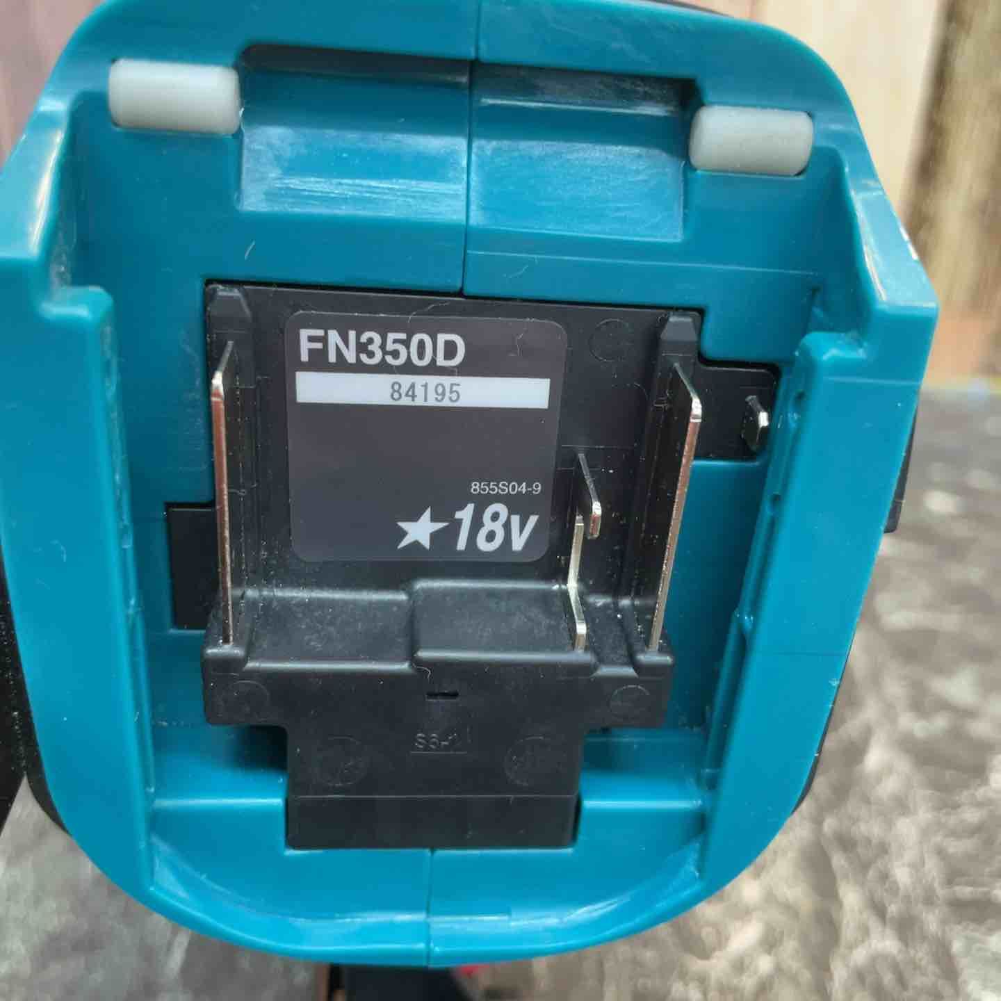 らる 電動工具・エア工具 〇マキタ 充電式35mm面木釘打ち機 FN350DZ【八潮