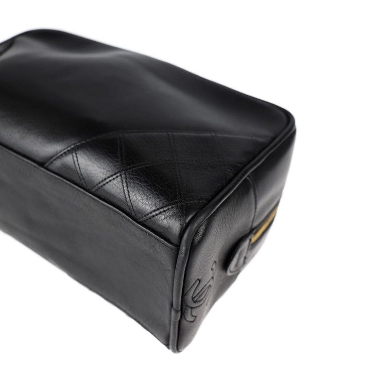 CHANEL ビコローレ　ポーチ　 黒 CHANEL シャネル ポーチ レザー ブラック ビコローレ 【本物保証