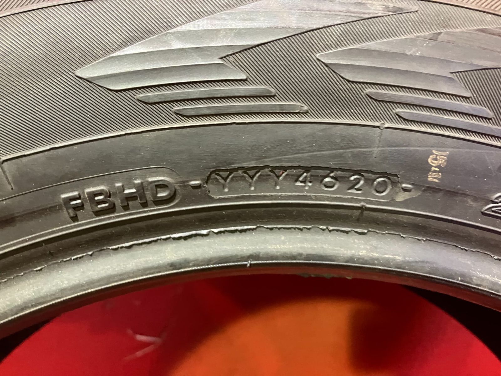 スタッドレスタイヤ 225|60R18