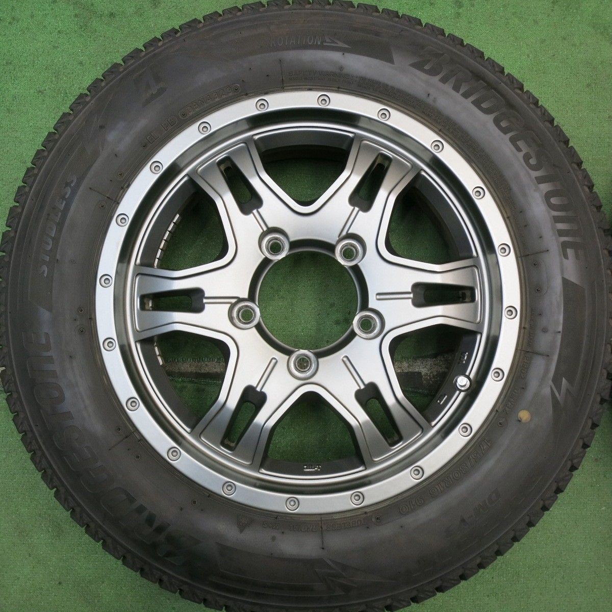 バリ溝 ! 175/80R16 ブリジストン BLIZZAK DM-V3 タイヤホイール4本