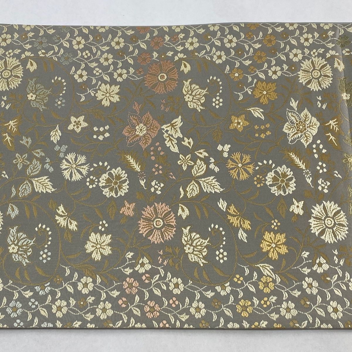 袋帯 美品 名品 箔屋清兵衛 落款 正絹錦織 花唐草 草花 箔 灰色