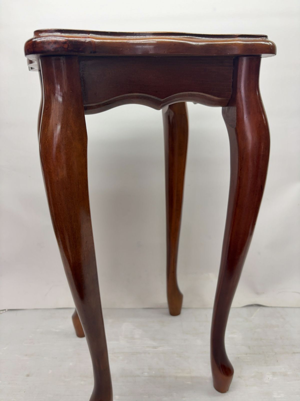 カリモク家具 猫足 コンソール 花台 サイドテーブル コーナーラック 10c02.4