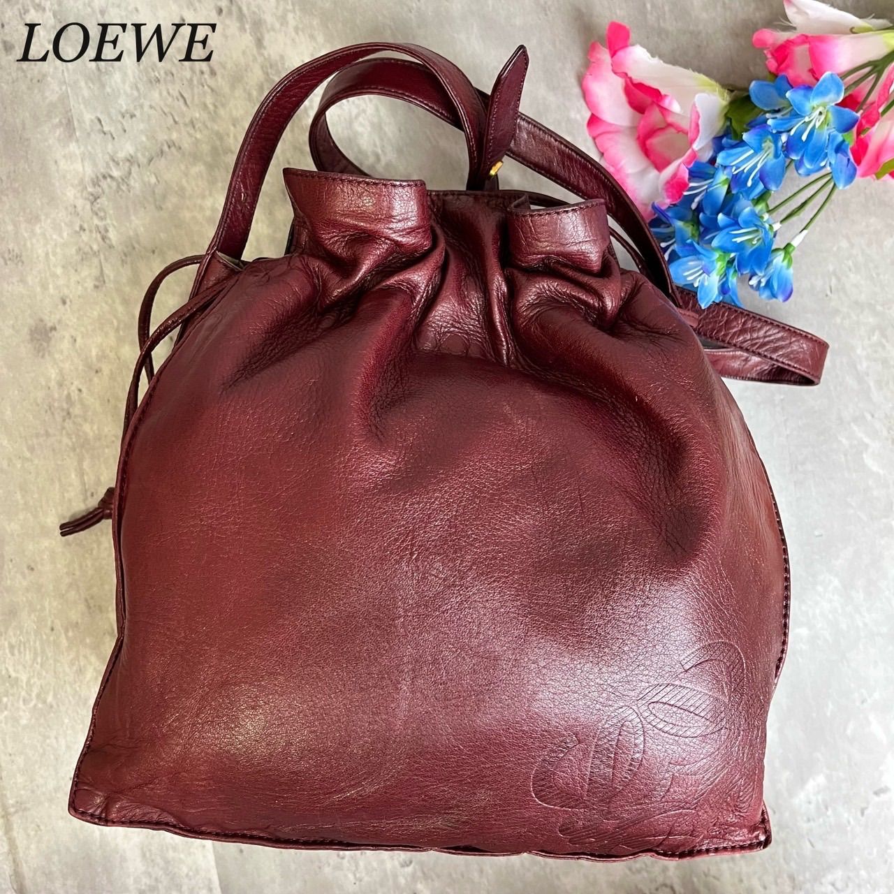 ✨良品✨ LOEWE ロエベ ショルダーバッグ トートバッグ アナグラム 巾着型 フラメンコ ゴールド金具 ロゴプレート ロゴ型押し ナッパレザー  レディース ボルドー 茶色 - メルカリ