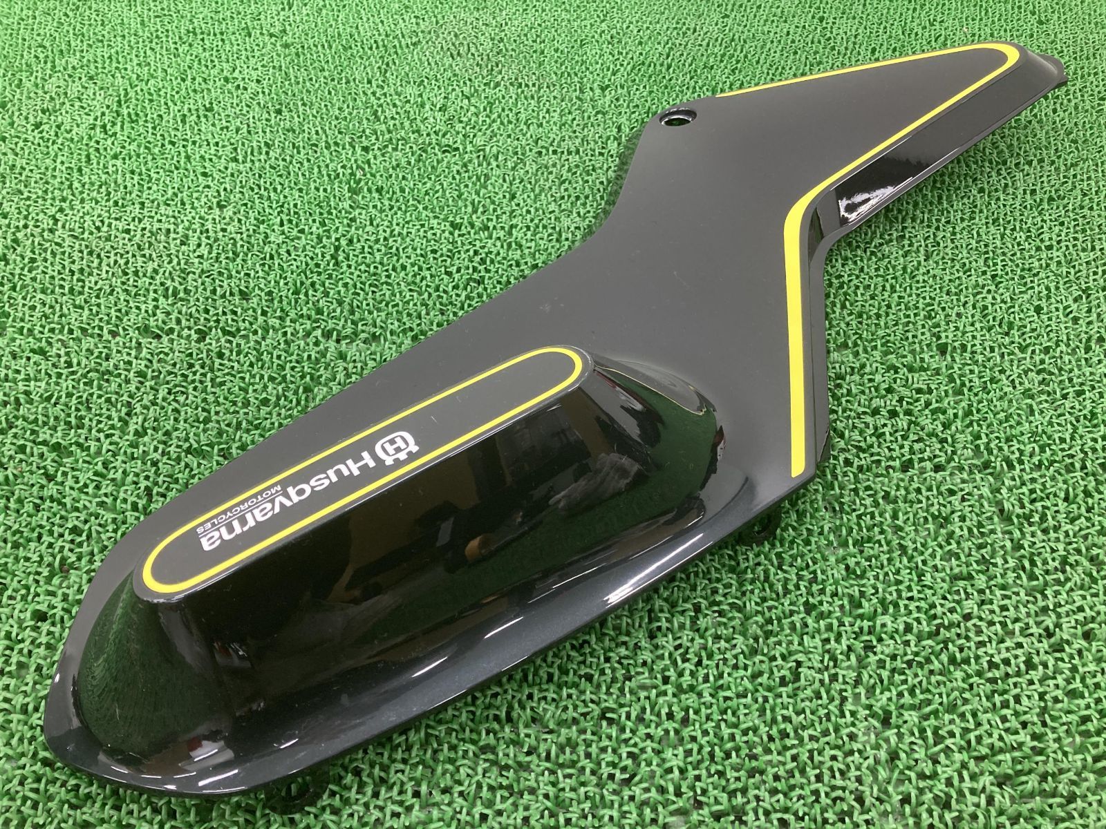 スヴァルトピレン401 タンクカバー ハスクバーナ 純正 中古 バイク 部品 SVARTPILEN401 オプション タンクラック 割れ欠け無し 品薄  : 22301053 : ティーエスパーツ - 通販 - Yahoo!ショッピング
