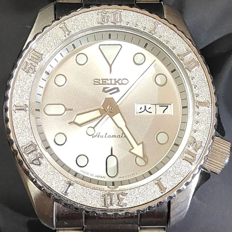 美品 セイコー メカニカル オートマティック 腕時計 SARG009 6R15-02R0 シルバー 黒文字盤 SS 自動巻き デイト 裏スケ ヴィンテージ美品セイコー SARB044 腕時計 メンズ 自動巻き