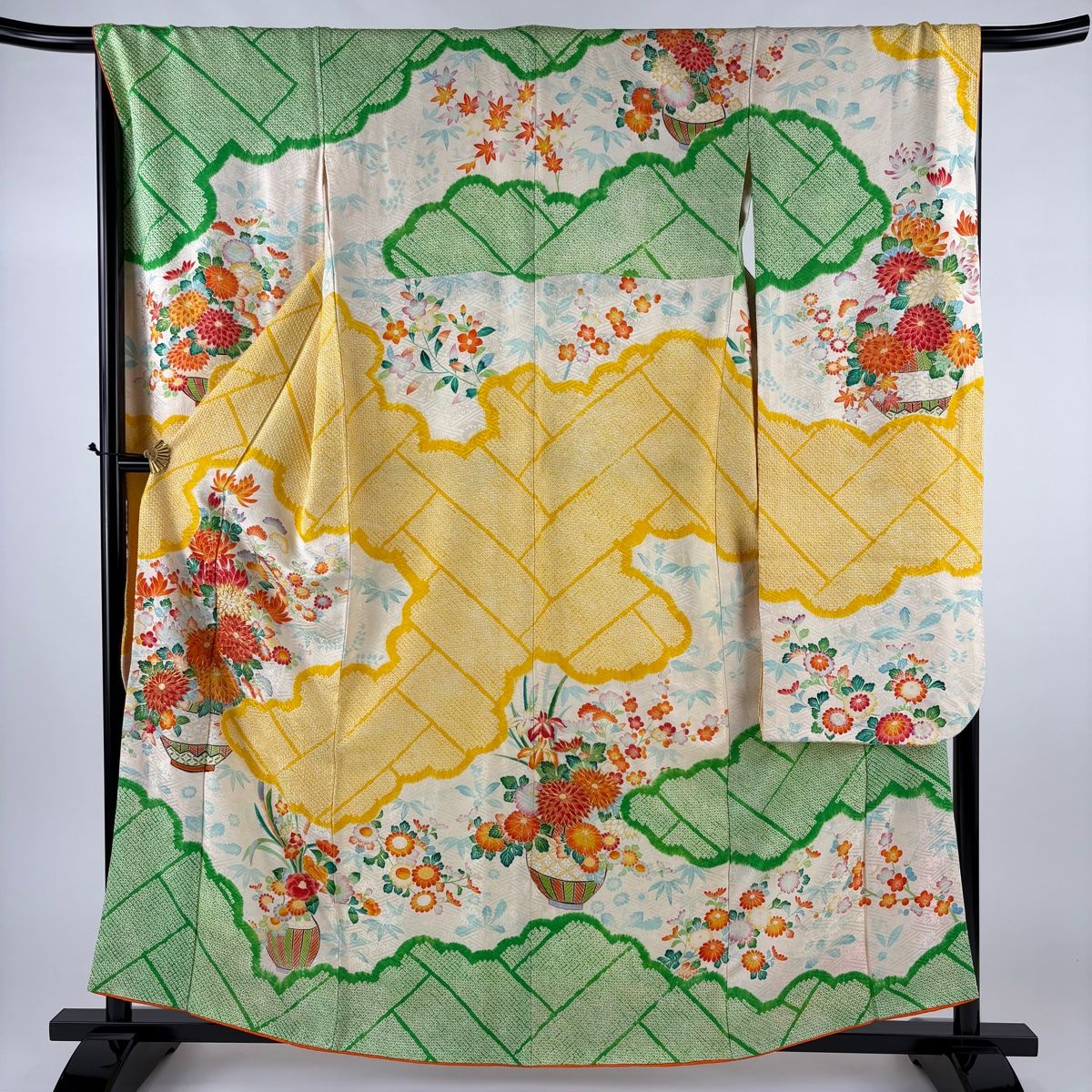 振袖 身丈160cm 裄丈69cm L 袷 花器 菊 金糸 絞り クリーム 正絹