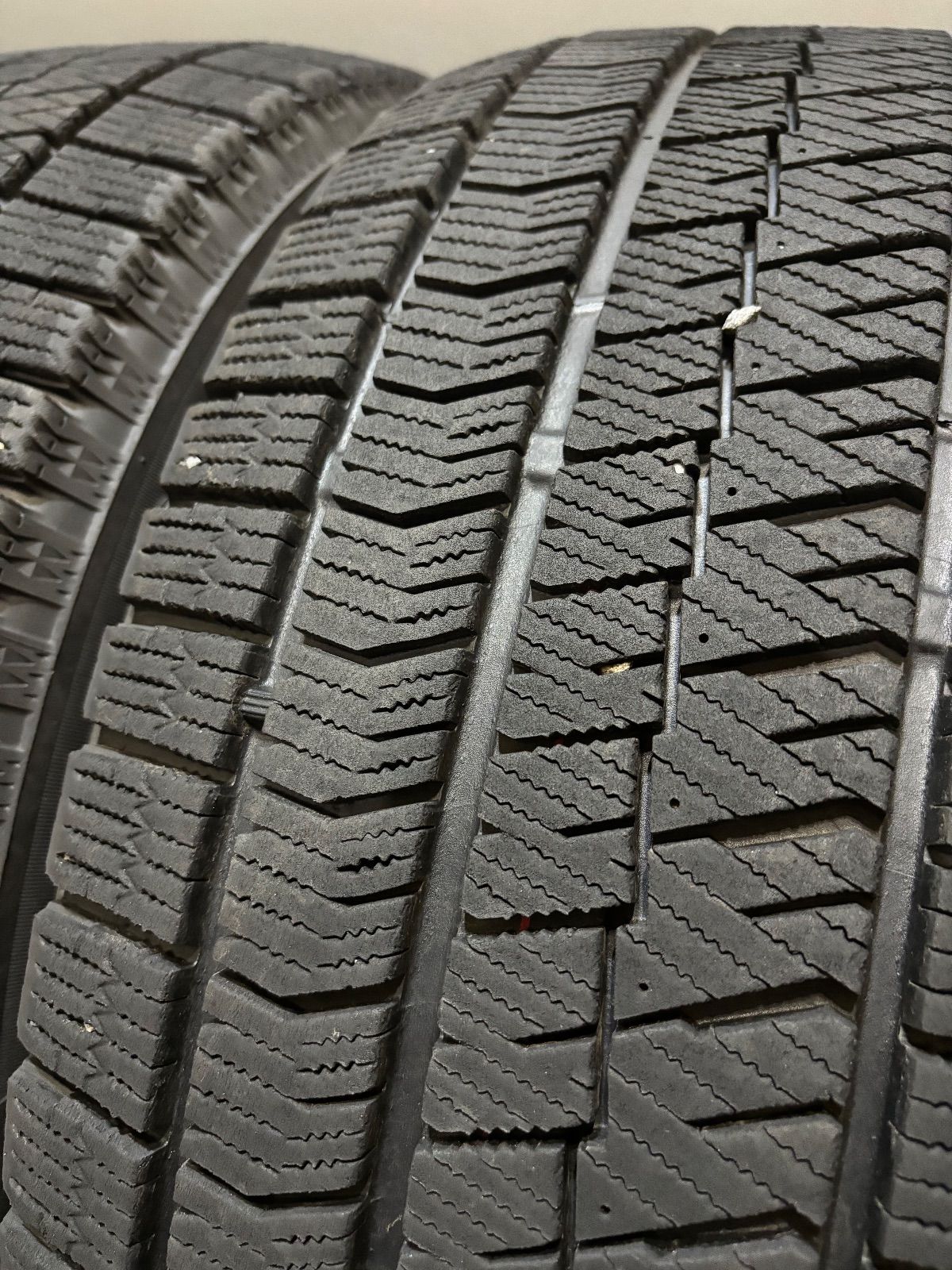 中古スタッドレス215/55R17ブリヂストン　カムリ　オデッセイ、ヴェゼルなど BRIDGESTONE 【中古 215/55R17 スタッドレス 4本 】ブリヂストン