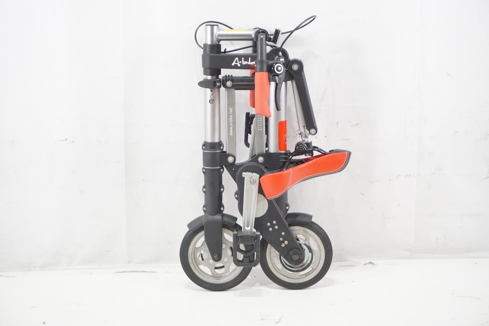 A-bike city A-bike詳細 ｜ 超小型自転車エーバイク ｜ 持ち運び移動手段