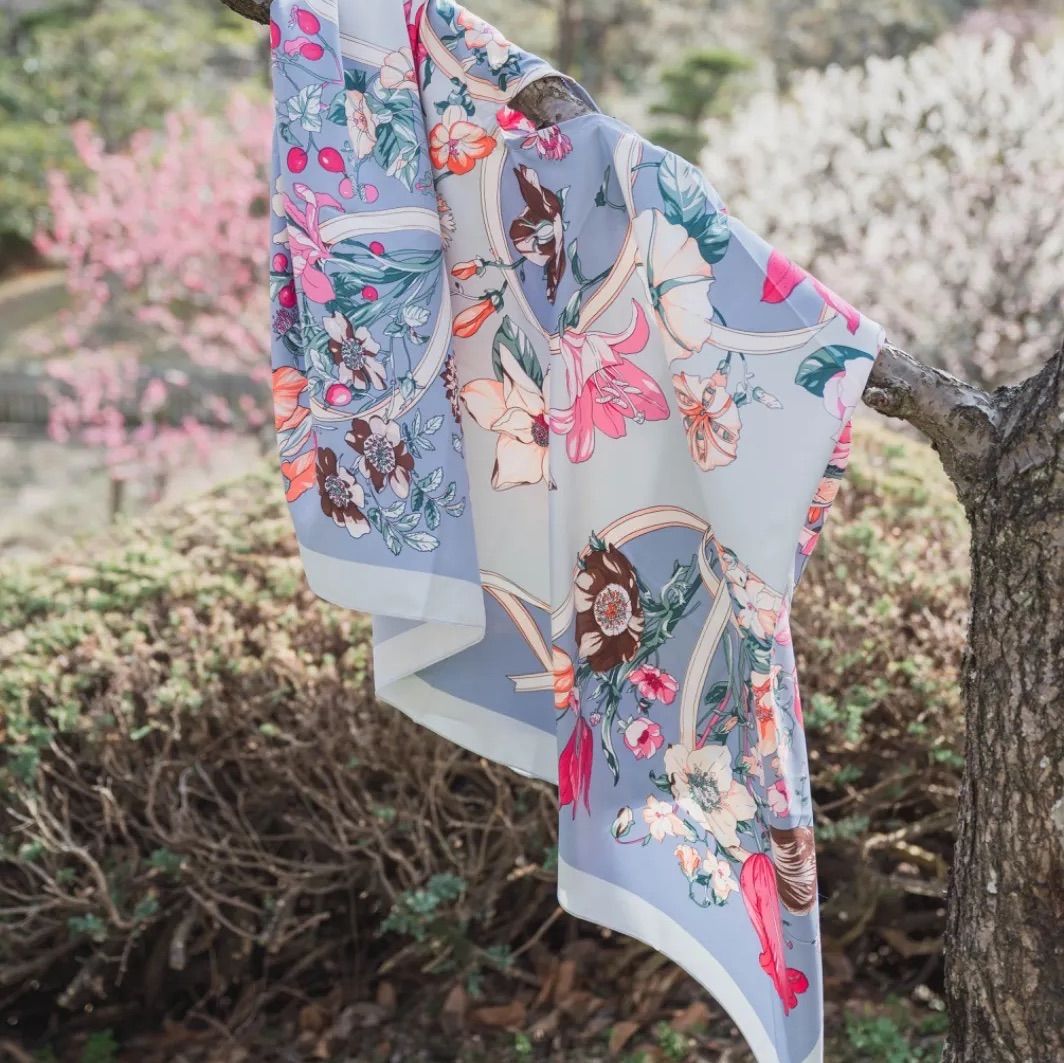 新品 大判スカーフ ブルー 花柄 360度カバー ポンチョ 授乳ケープ 楽天市場】SALE 授乳ケープ 大判360度 ギフト 授乳カバー 綿 UV