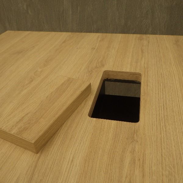 テーブル