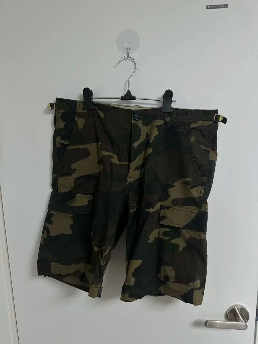 カーハート Carhartt 迷彩パンツ サイズ32 ハートタグ カーハート Carhartt 迷彩パンツ サイズ32 ハートタグ - メルカリ