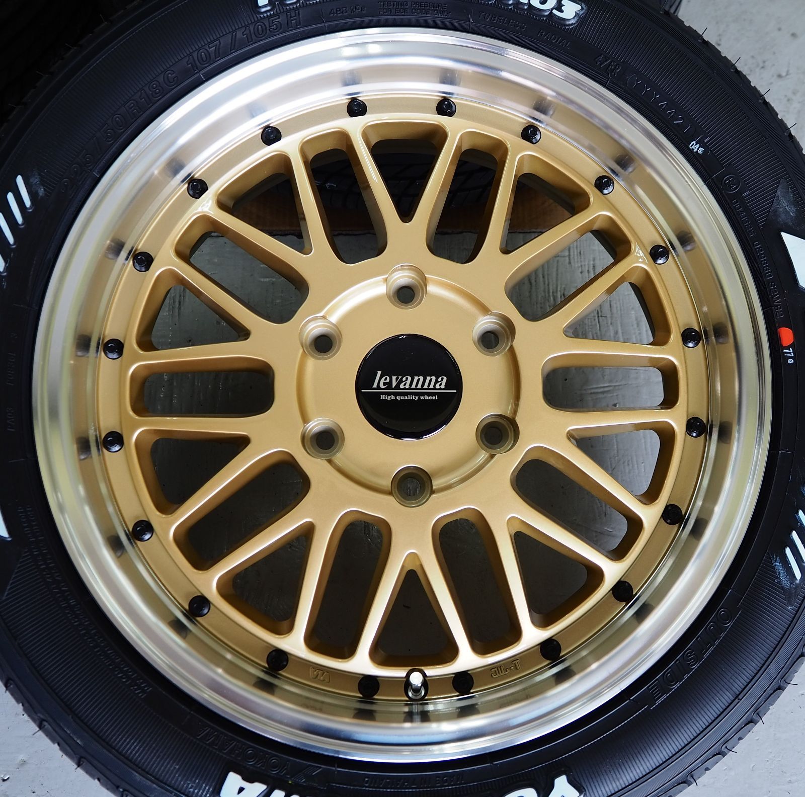 深リム メッシュ ハイエース 車検対応 225/50R18 200系 ハイエース