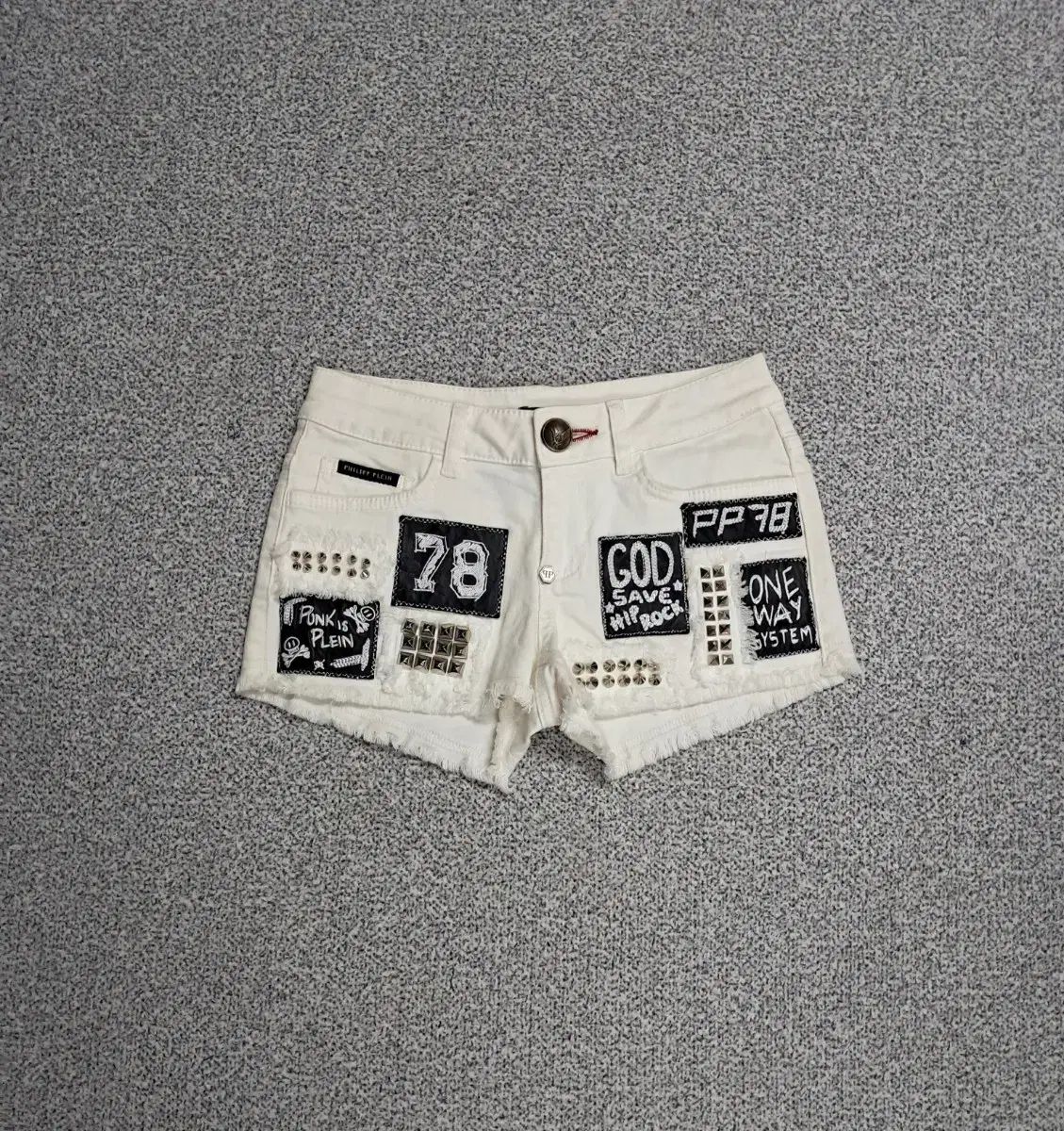 フィリップ プレイン ショートパンツ