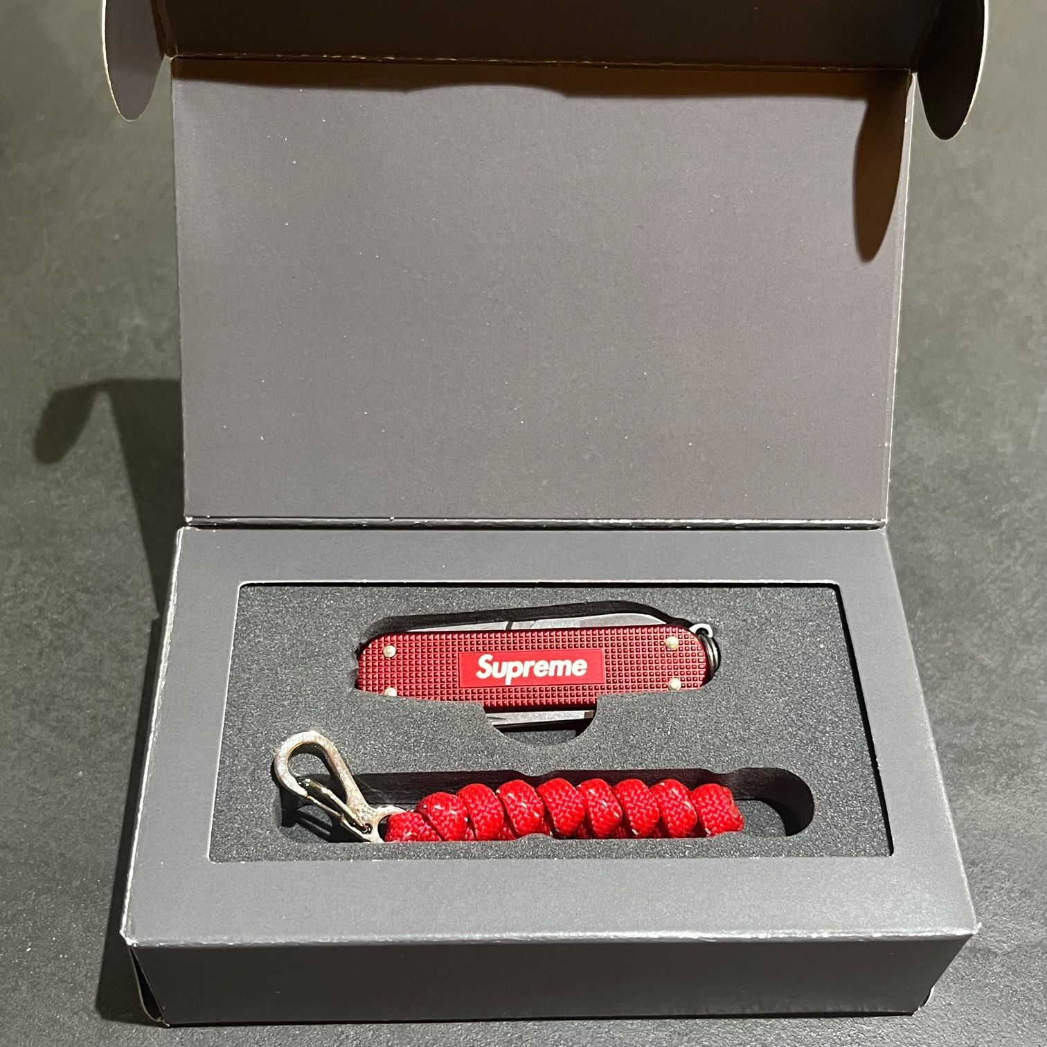 Supreme VICTORINOX ヴィクトリノックス ナイフ - キーホルダー