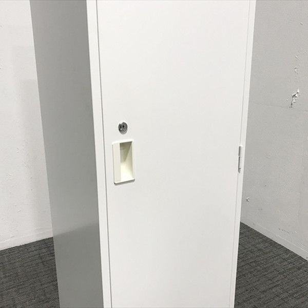 鍵付き 更衣ロッカー
