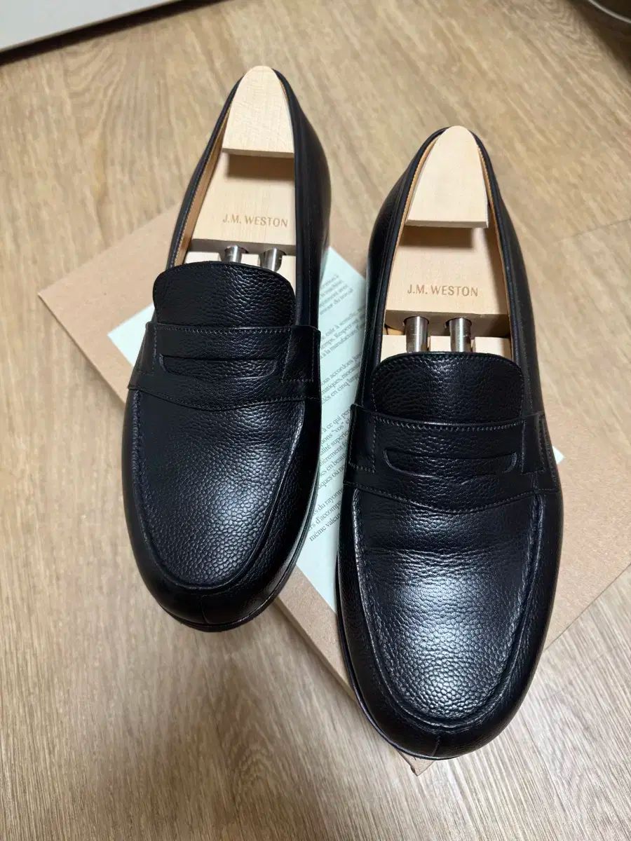 J M Weston 180 黒 穀物 キャビア ローファー 6 5E