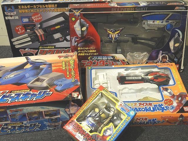 ウルトラマン・戦隊モノおもちゃセット DXウルトラマンゼット最強なりきりセット｜ウルトラマンおもちゃ