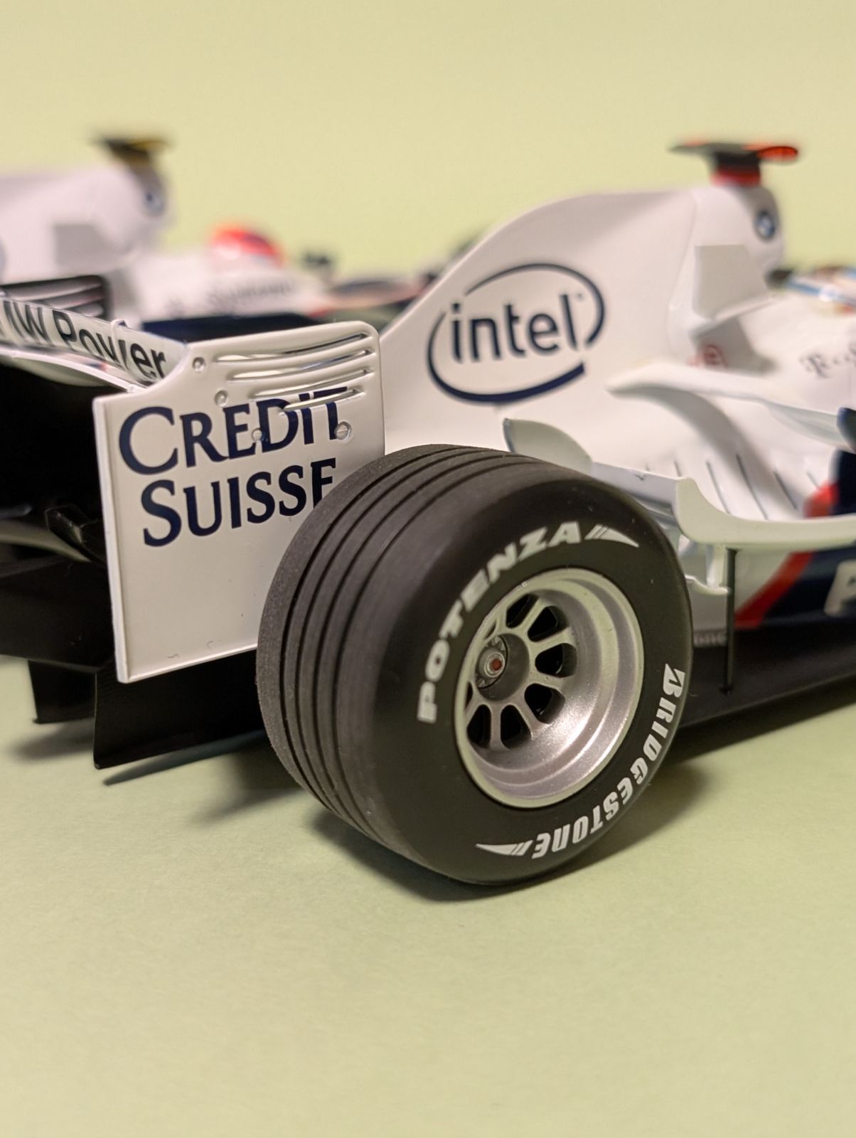 1/18 ミニチャンプス　BMWザウバーF1.08 Model car BMW Sauber F1.08 Heidfeld 2008 Minichamps