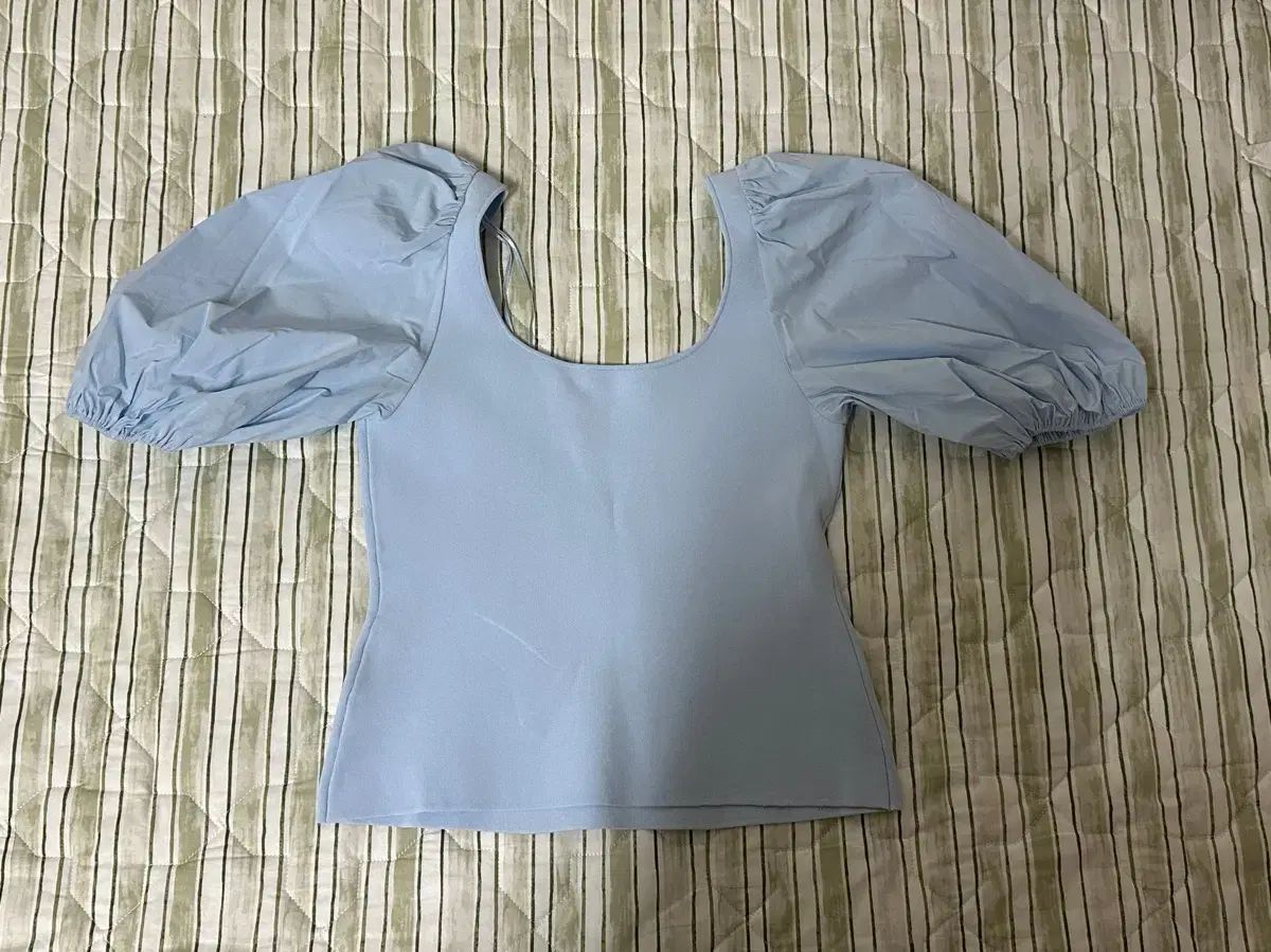 ブラウス M